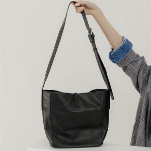 supportingrole 真皮極簡四方都市肩側背包 黑