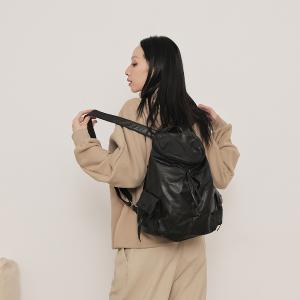 supportingrole 輕量羊皮多口袋分層後背包 黑