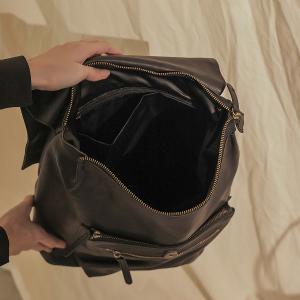 supportingrole 率性簡單多分層方形真皮後背包 黑