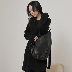 supportingrole 輕量羊皮立體拉鍊結構極簡後背包 黑