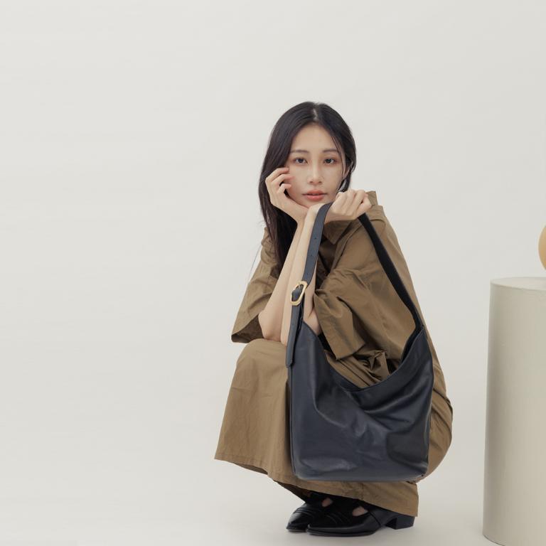 supportingrole   靈活搭配多分層簡潔真皮肩斜背包 黑