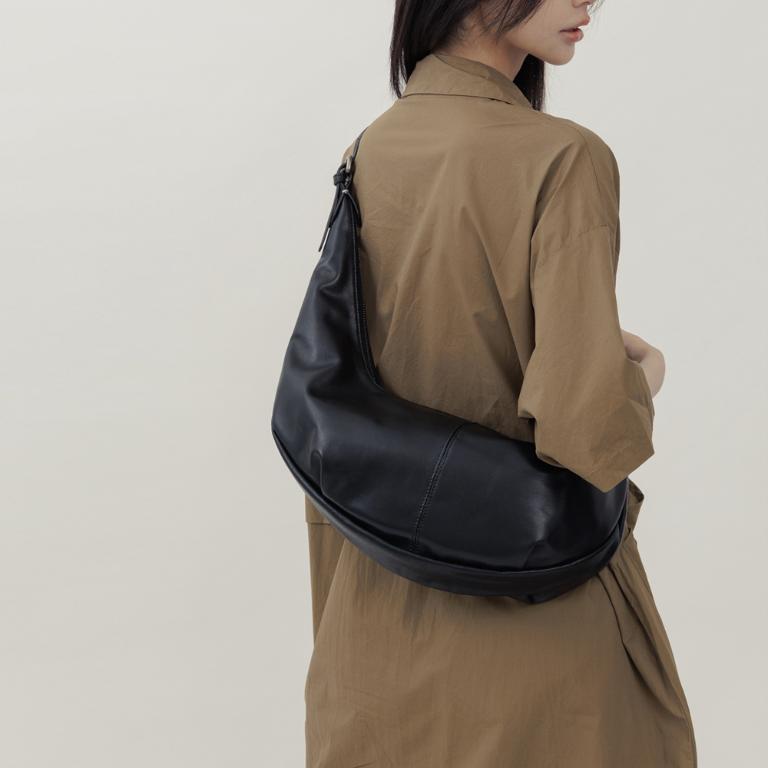 supportingrole   月牙垂墜慵懶時髦真皮手提肩斜背3用包 黑