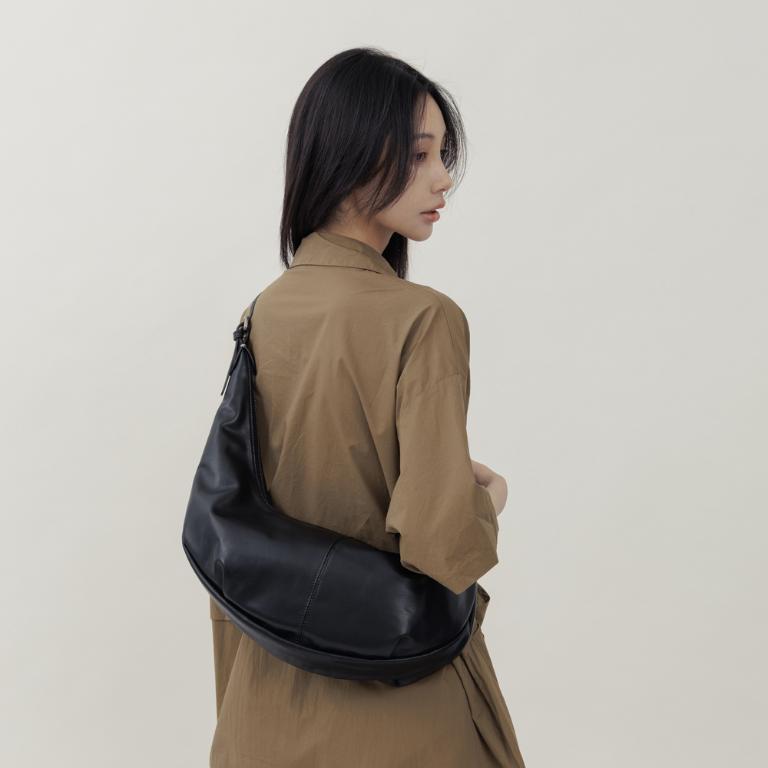 supportingrole   月牙垂墜慵懶時髦真皮手提肩斜背3用包 黑