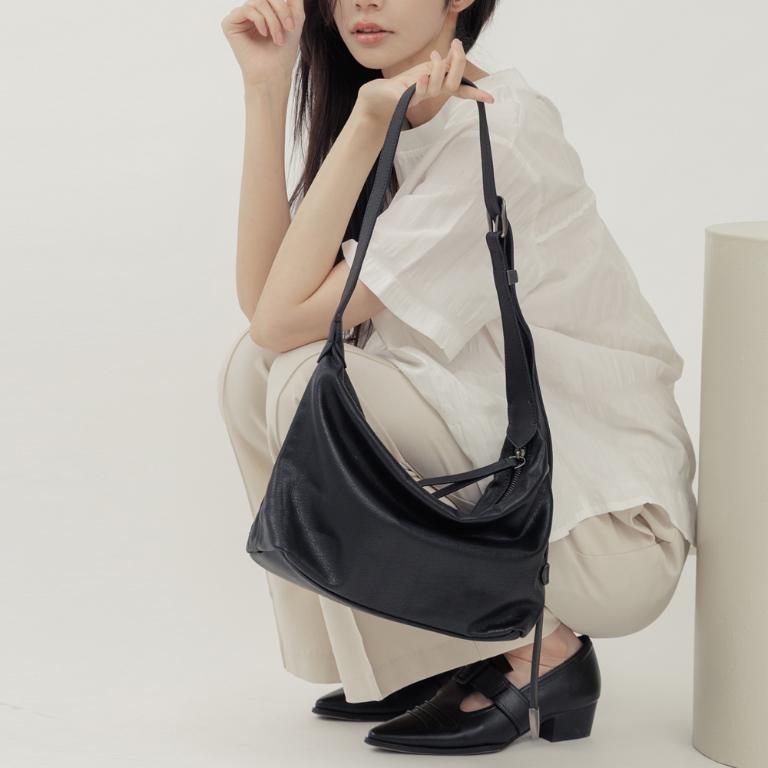 supportingrole  立體收摺簡約真皮手提斜肩背包 黑