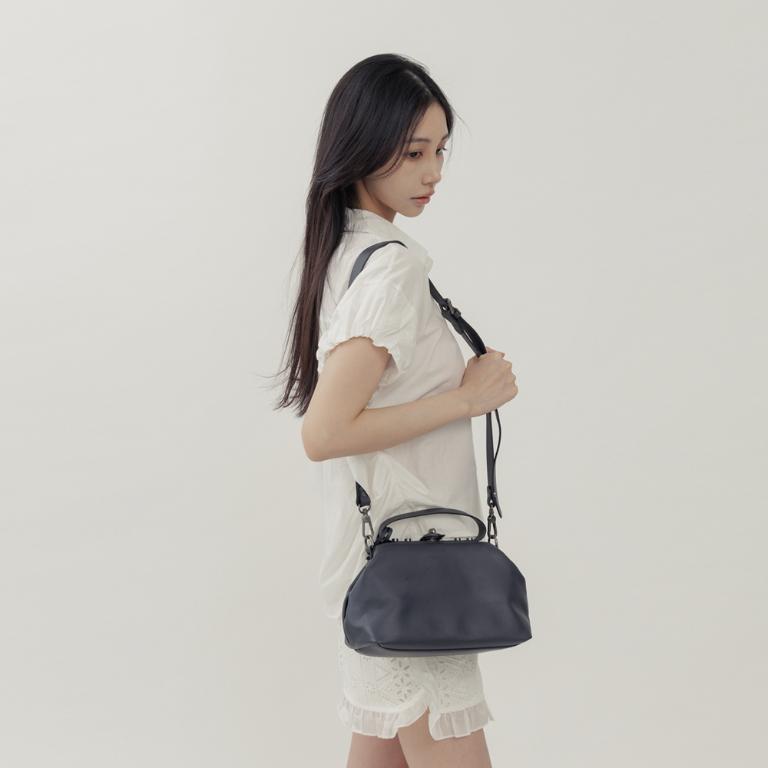 supportingrole 鉚釘鎖頭鑰匙真皮手提肩斜背3用醫生包 黑