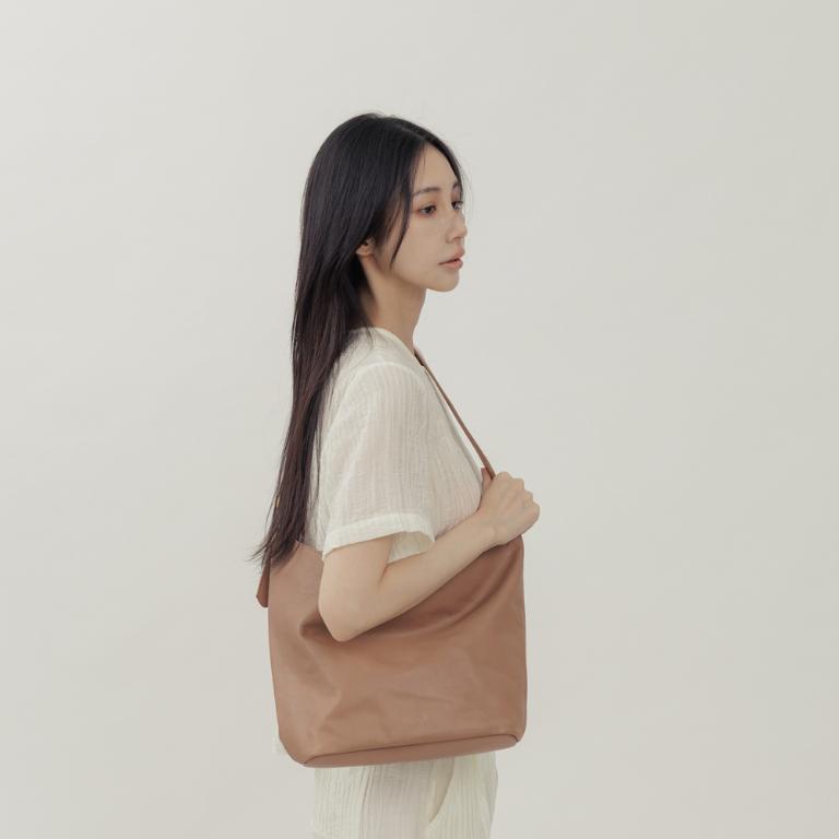 supportingrole 靈活搭配多分層簡潔真皮肩斜背包 奶茶
