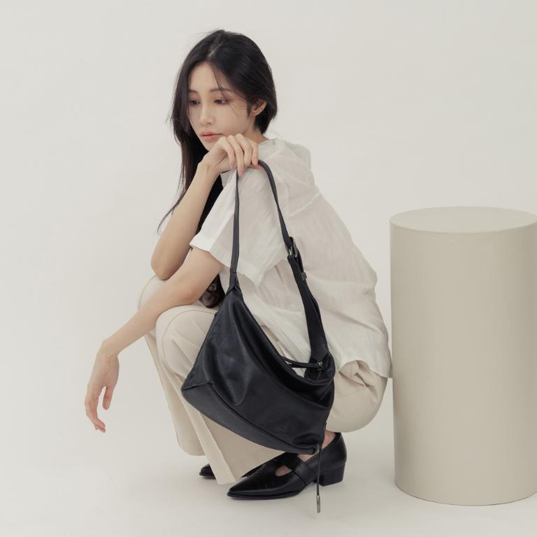 supportingrole  立體收摺簡約真皮手提斜肩背包 黑