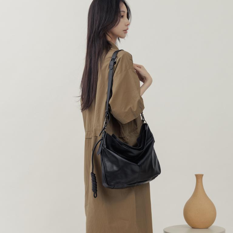 supportingrole 綁結設計寬廓型結構真皮手提肩斜背3用托特包 黑
