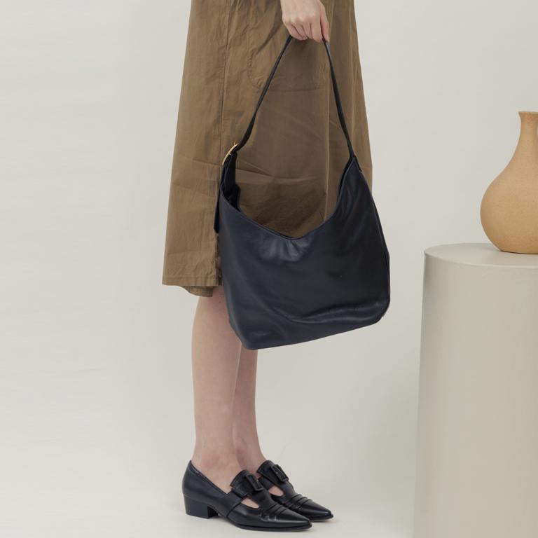 supportingrole   靈活搭配多分層簡潔真皮肩斜背包 黑