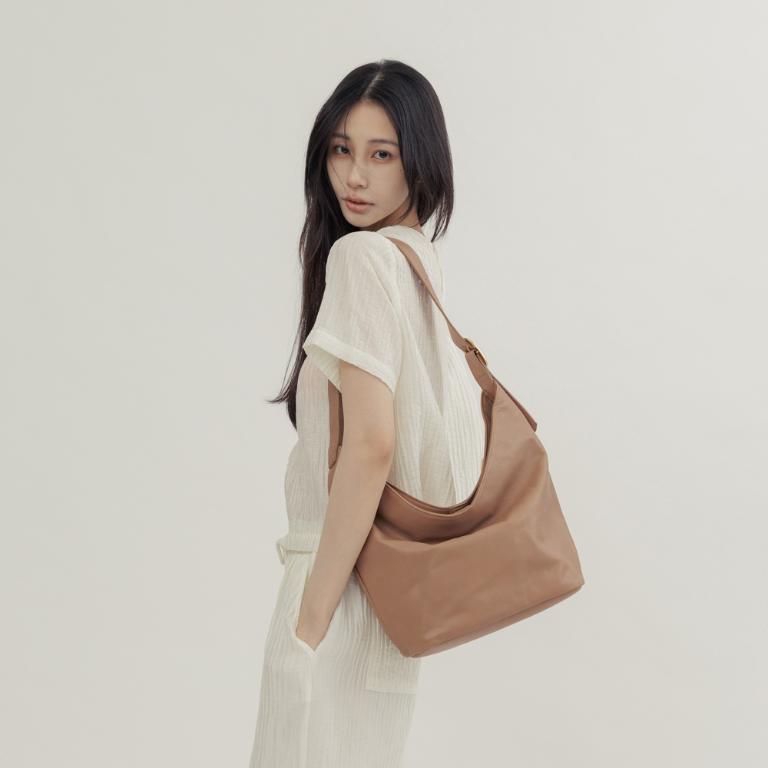 supportingrole 靈活搭配多分層簡潔真皮肩斜背包 奶茶