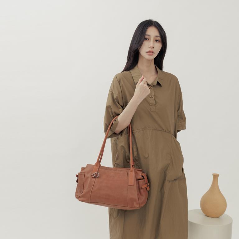 supportingrole   簡約線條多分層口袋真皮手提肩背包 咖啡