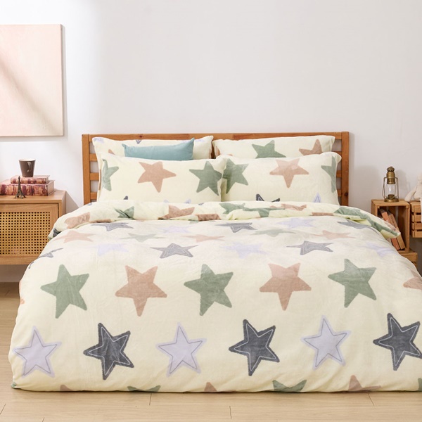 【DUYAN 竹漾】法蘭絨雙人四件式床包兩用毯被組 / 彩光初星