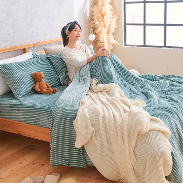 【DUYAN 竹漾】法蘭絨雙人四件式床包兩用毯被組 / 簡約線條