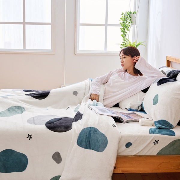 【DUYAN 竹漾】法蘭絨單人三件式床包兩用毯被組 / 漫影水語