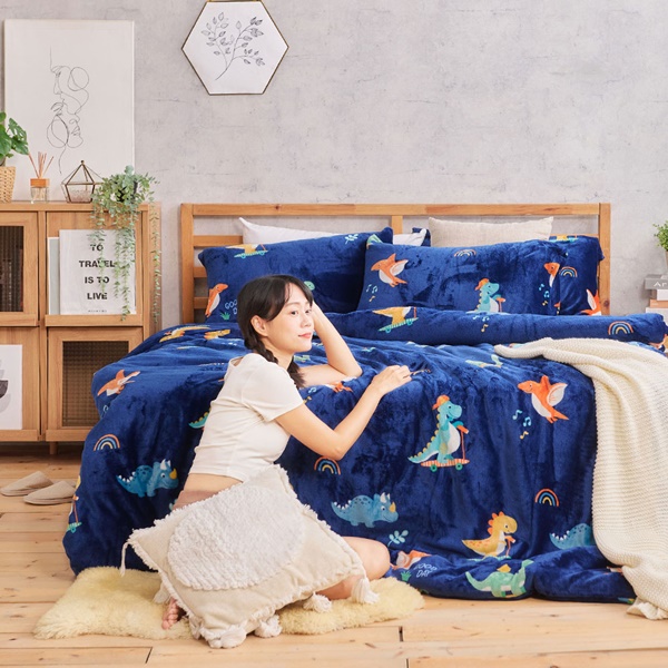 【DUYAN 竹漾】法蘭絨雙人四件式床包兩用毯被組 / 恐龍小嗶