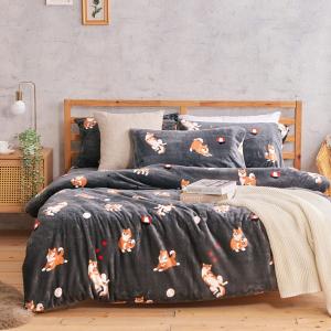 【DUYAN 竹漾】法蘭絨雙人四件式床包兩用毯被組 / 調皮小柴