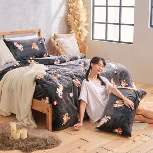 【DUYAN 竹漾】法蘭絨雙人四件式床包兩用毯被組 / 調皮小柴