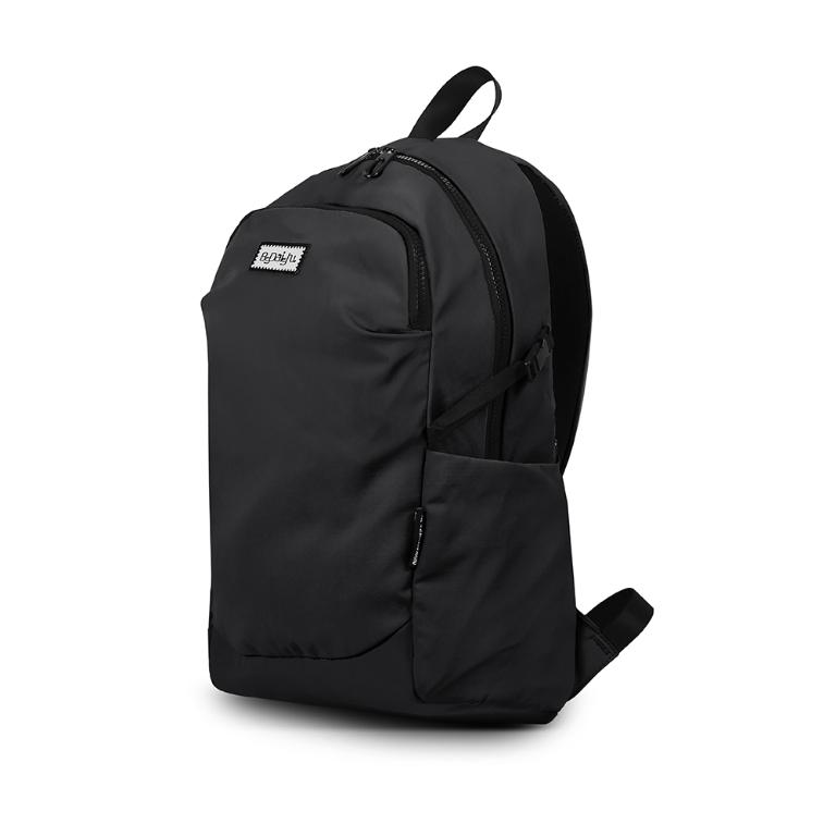 B.S.D.S冰山袋鼠 - 悠活詩集 - 格紋多口袋附插袋後背包 - 黑色【S-218K】