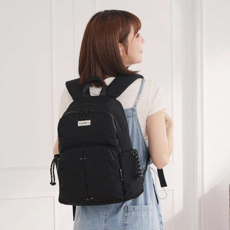 B.S.D.S冰山袋鼠 - 悠活詩集 - 格紋造型後背包 - 黑色【S-205K】