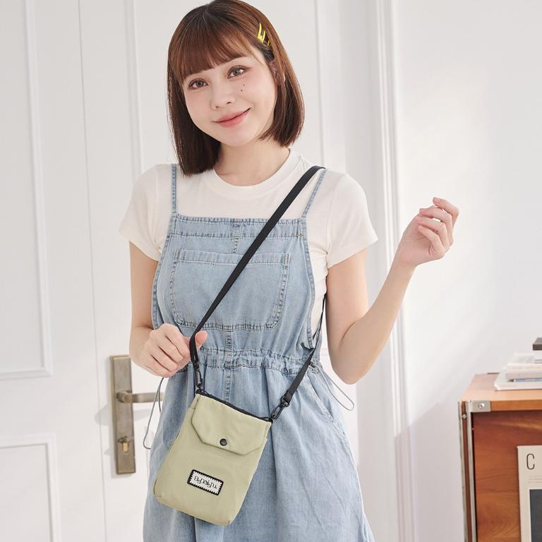 B.S.D.S冰山袋鼠 - 悠活詩集 - 格紋百變收納斜背小包 - 卡其綠【D-1395G】