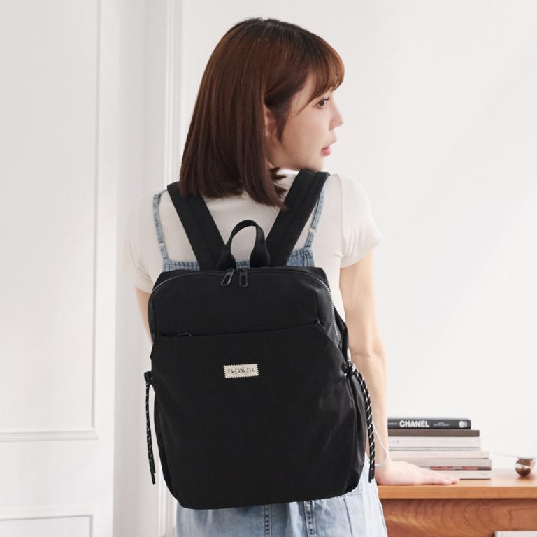 B.S.D.S冰山袋鼠 - 悠活詩集 - 格紋學院風後背包 - 黑色【D-1393K】