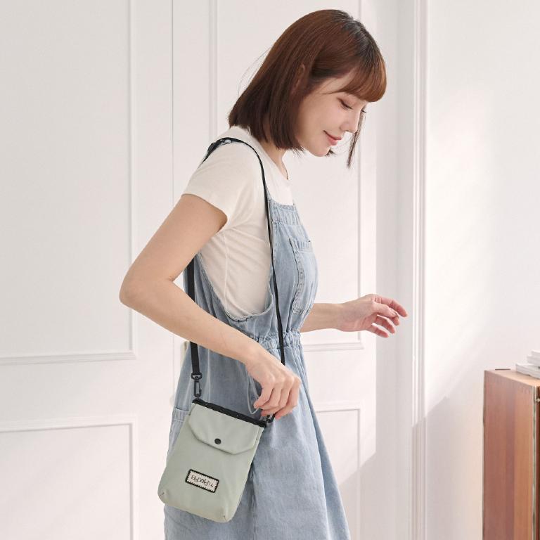 B.S.D.S冰山袋鼠 - 悠活詩集 - 格紋百變收納斜背小包 - 灰藍色【D-1395KB】