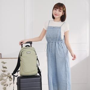 B.S.D.S冰山袋鼠 - 悠活詩集 - 格紋多口袋附插袋後背包 - 卡其綠【S-218G】