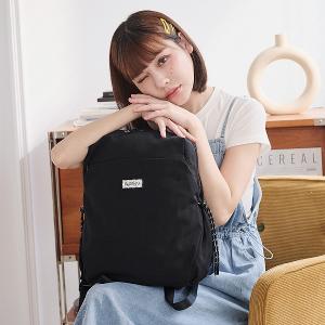B.S.D.S冰山袋鼠 - 悠活詩集 - 格紋學院風後背包 - 黑色【D-1393K】