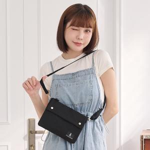 B.S.D.S冰山袋鼠 - 悠活詩集 - 格紋橫式三層斜背小包 - 黑色【S003K】