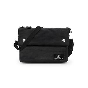 B.S.D.S冰山袋鼠 - 悠活詩集 - 格紋橫式三層斜背小包 - 黑色【S003K】