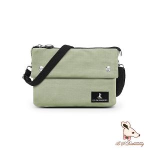 B.S.D.S冰山袋鼠 - 悠活詩集 - 格紋橫式三層斜背小包 - 卡其綠【S003G】