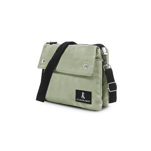 B.S.D.S冰山袋鼠 - 悠活詩集 - 格紋橫式三層斜背小包 - 卡其綠【S003G】