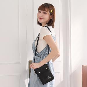 B.S.D.S冰山袋鼠 - 悠活詩集 - 格紋直立雙層斜背小包 - 黑色【S129-3K】