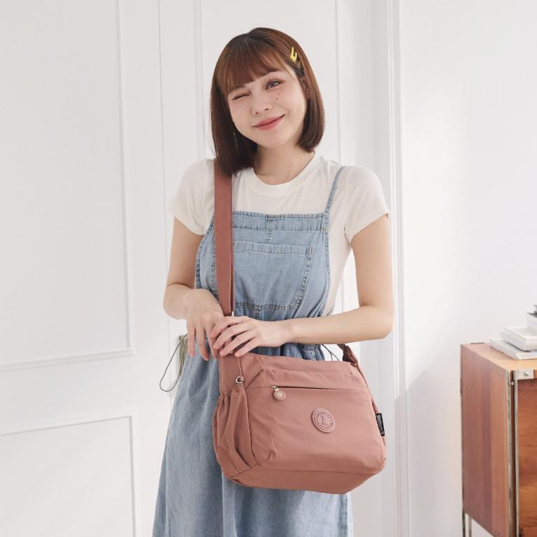 B.S.D.S冰山袋鼠 - 樂活遊記 - 格紋多層收納斜背包 - 香檳粉【S204CP】