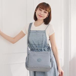 B.S.D.S冰山袋鼠 - 樂活遊記 - 格紋多層收納斜背包 - 藍色【S204B】