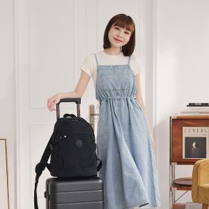 B.S.D.S冰山袋鼠 - 樂活遊記 - 格紋簡約風附插袋後背包 - 黑色【D-1203K】