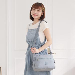 B.S.D.S冰山袋鼠 - 樂活遊記 - 格紋多夾層斜背包 - 藍色【D-1273B】