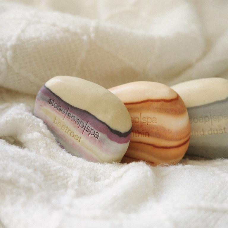 暮山紫沉 鵝卵石香氛輕柔磨砂皂 472