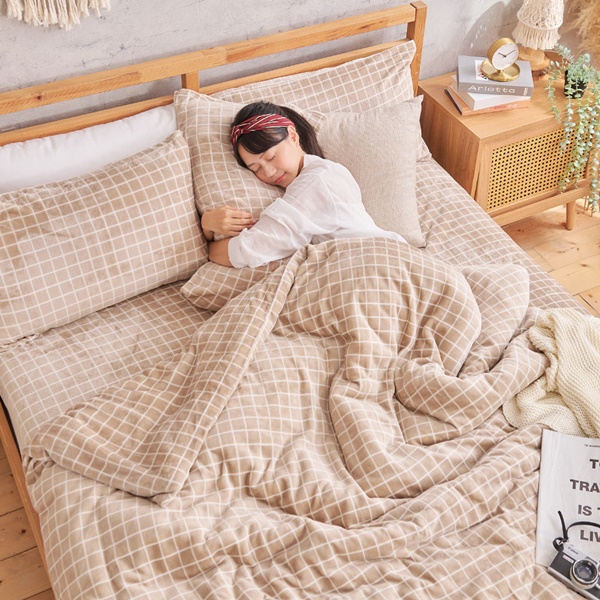 【DUYAN 竹漾】法蘭絨雙人加大四件式床包兩用毯被組 / 濃縮卡布