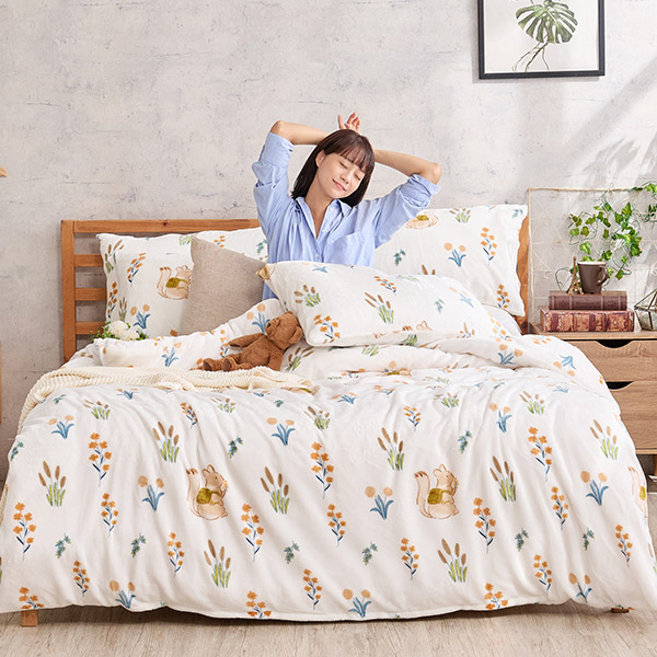 【DUYAN 竹漾】法蘭絨雙人加大四件式床包兩用毯被組 / 小松森旅