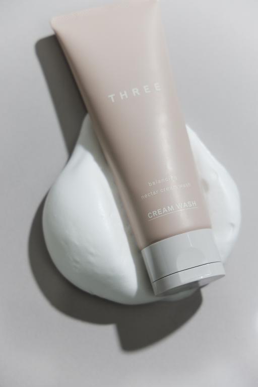 THREE 平衡花蜜洗顏皂霜 100g