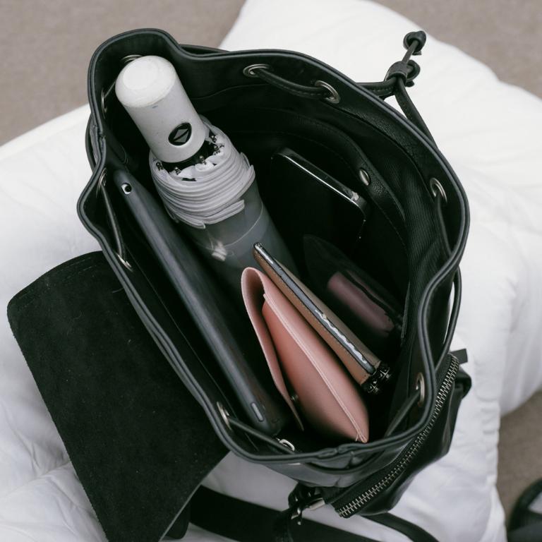 Supportingrole簡約時尚翻蓋真皮磁扣束口後背包 黑