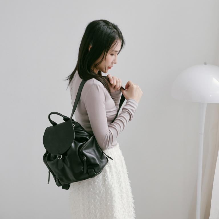 Supportingrole簡約時尚翻蓋真皮磁扣束口後背包 黑