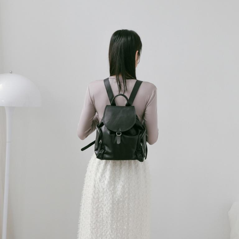 Supportingrole簡約時尚翻蓋真皮磁扣束口後背包 黑