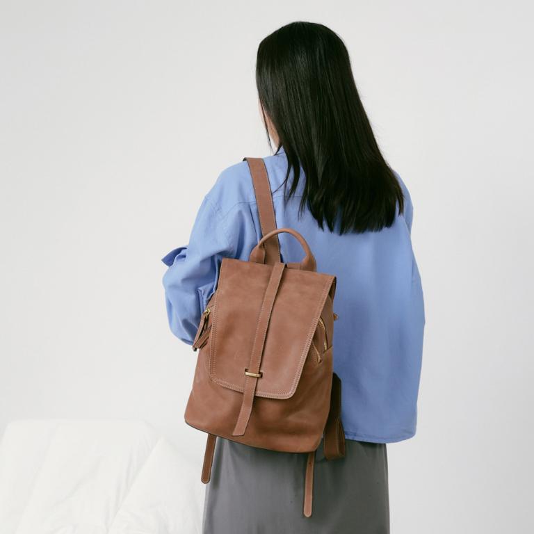 Supportingrole簡約百搭線條多隔層多口袋真皮後背包 咖啡