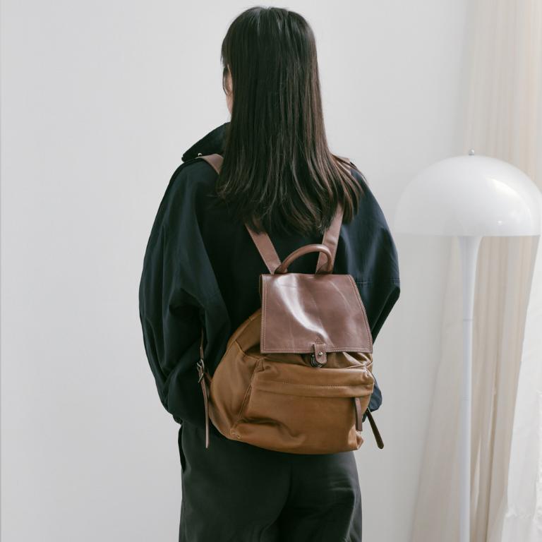 Supportingrole復古翻蓋多隔層多口袋休閒真皮後背包 咖啡