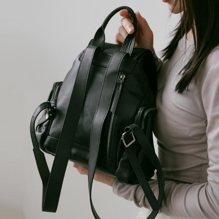 Supportingrole簡約時尚翻蓋真皮磁扣束口後背包 黑