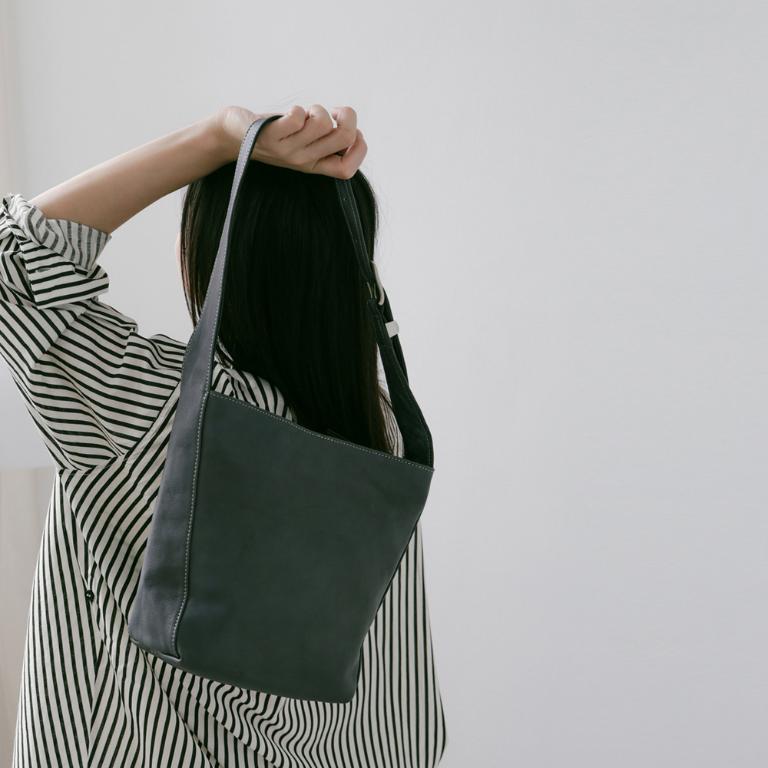 Supportingrole簡約百搭輕量兩用真皮手提肩背腋下托特包 藍