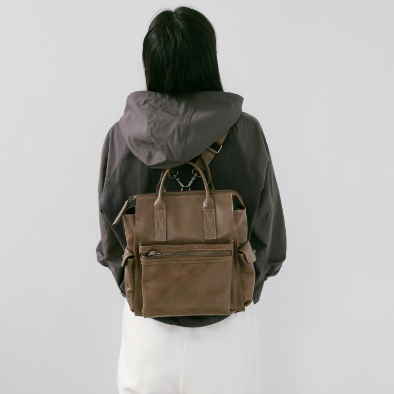 Supportingrole簡約多隔層多口袋真皮後背包 復古咖啡