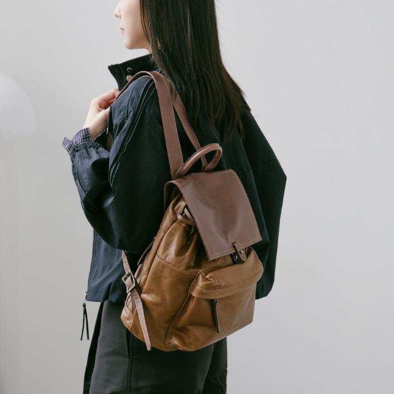 Supportingrole復古翻蓋多隔層多口袋休閒真皮後背包 咖啡